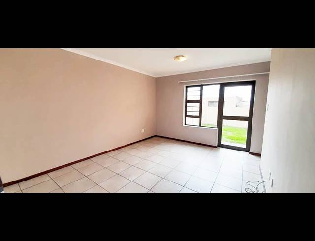 3 BEDROOM TOWNHOUSE RENTED IN SHERWOOD